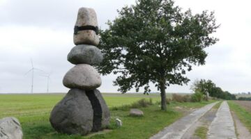 Dobberzin Skulptur Leuchtturm