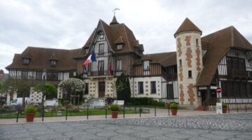 Deauville Rathaus