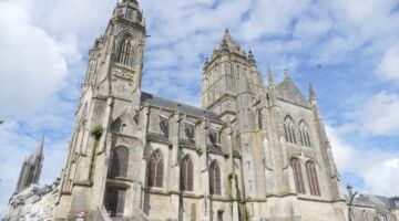 Courtances Kirche Saint Pierre