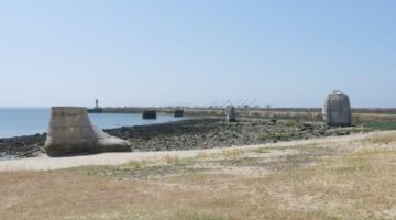 Saint-Nazaire Seafront and fishing huts