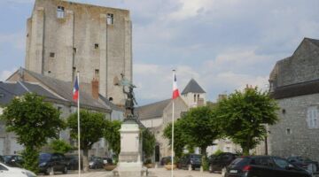 Beaugency Tour Cesar Jeanne d Arc