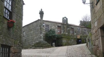 Sortelha Largo do Pelourinho de Sortelha