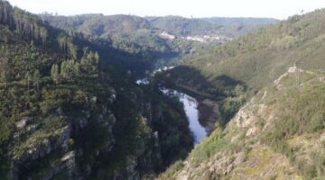 Penedo Furado Wanderweg vom Miradouro Penedo Furado