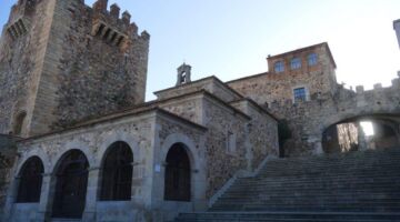 Cáceres Torre de Bujaco Arco de la Estrela