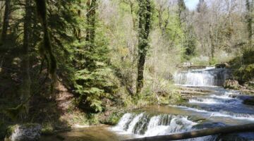 Wanderung Cascades-du-herisson Chateau Garnier
