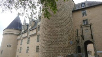 Rochechouart Schloss