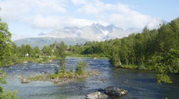 Jávremohkki am Ullsfjorden