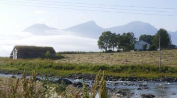 Jávremohkki am Ullsfjorden