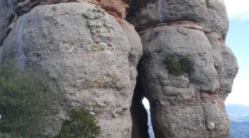 Monasterio de Sant Llorenç del Munt Drachenhöhle