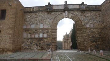 Antequera Arco de los Gigantes