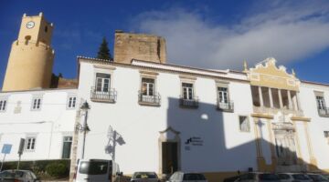 Moura Bibliothek Torre da Taipa