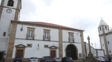 Castelo de Vide Rathaus mit Pranger