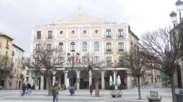 Segovia Plaza Mayor Juan-Bravo-Theater
