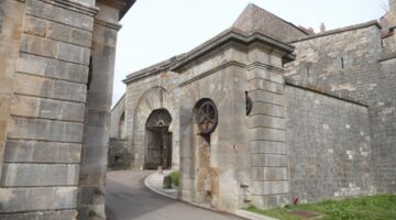 Langres Porte de l'Hôtel de Ville