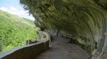 Roccamorice Eremo di San Bartolomeo in Legio