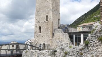 Pescara Castello Caldoresco Turm des Königs