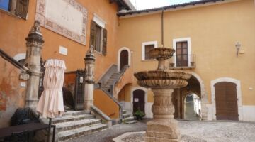 Pettorano sul Gizio Piazza Zannelli