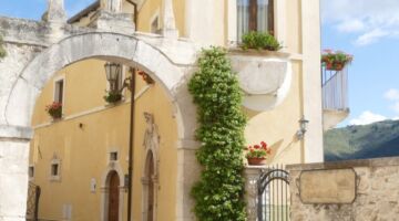 Pettorano sul Gizio Porta San Marco