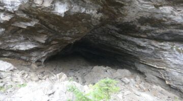 Felsenhöhle Børsteinhola